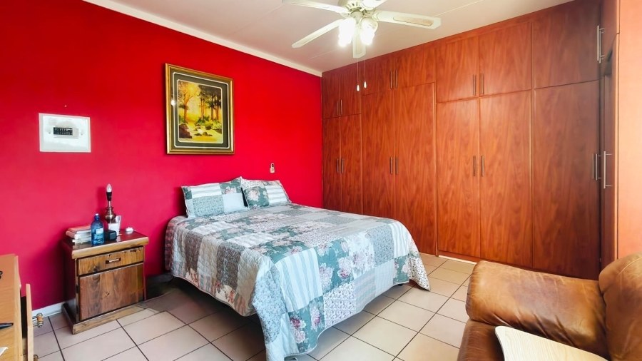 3 Bedroom Property for Sale in Van Der Hoff Park North West